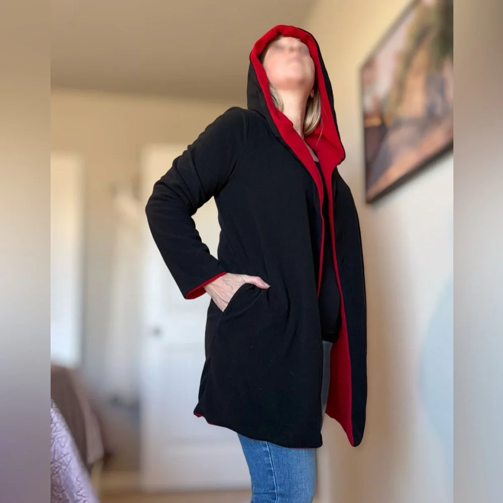 Cuddl Duds Black and Red Women's Reversible open cardigan - Picture 3 of 15